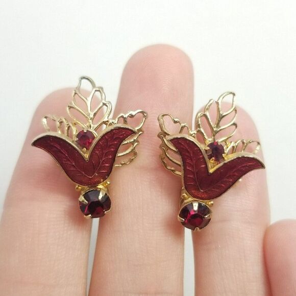 Vintage Red Enamel and Gold Tone Filigree Clip On Earrings, Screw Backs, Estate - Picture 1 of 6